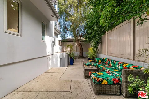 $2,195,000 | 508 Pier Avenue, Unit 4, Santa Monica, CA 90405