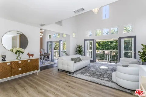 $2,195,000 | 508 Pier Avenue, Unit 4, Santa Monica, CA 90405