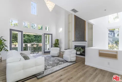 $2,195,000 | 508 Pier Avenue, Unit 4, Santa Monica, CA 90405