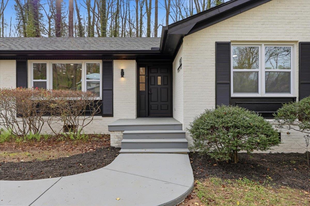 100 Holly Road Taylors, SC 29687 - Photo 3 of 33