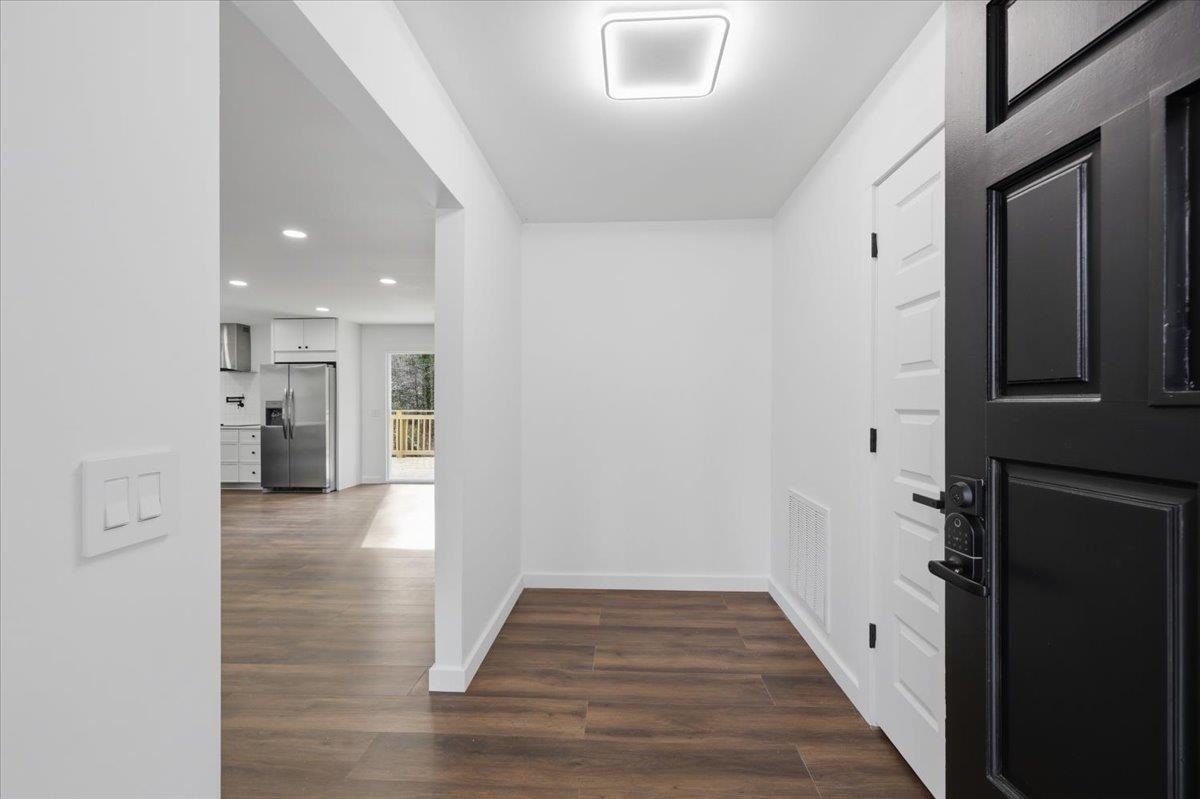 100 Holly Road Taylors, SC 29687 - Photo 5 of 33