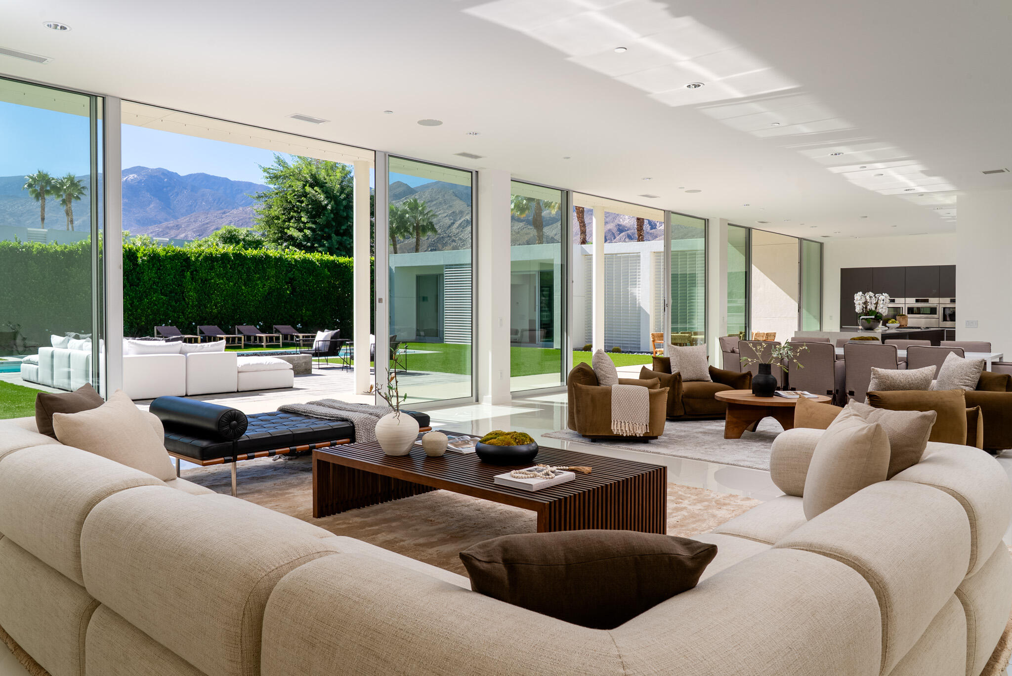 3088 Linea Ter. Palm Springs, CA 92264 - Photo 5 of 57 .