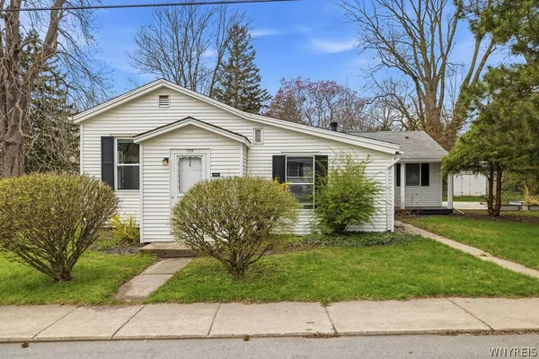 $329,900 | 175 Niagara Street, Lewiston, NY 14092