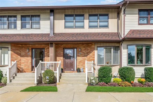 $729,000 | 2189 Jerusalem Avenue, Merrick, NY 11566