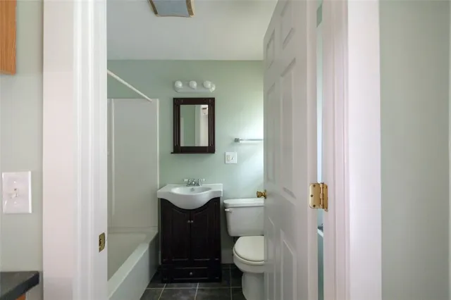 $1,000 | 2840 Hartford Avenue, Unit A, Johnston, RI 02919