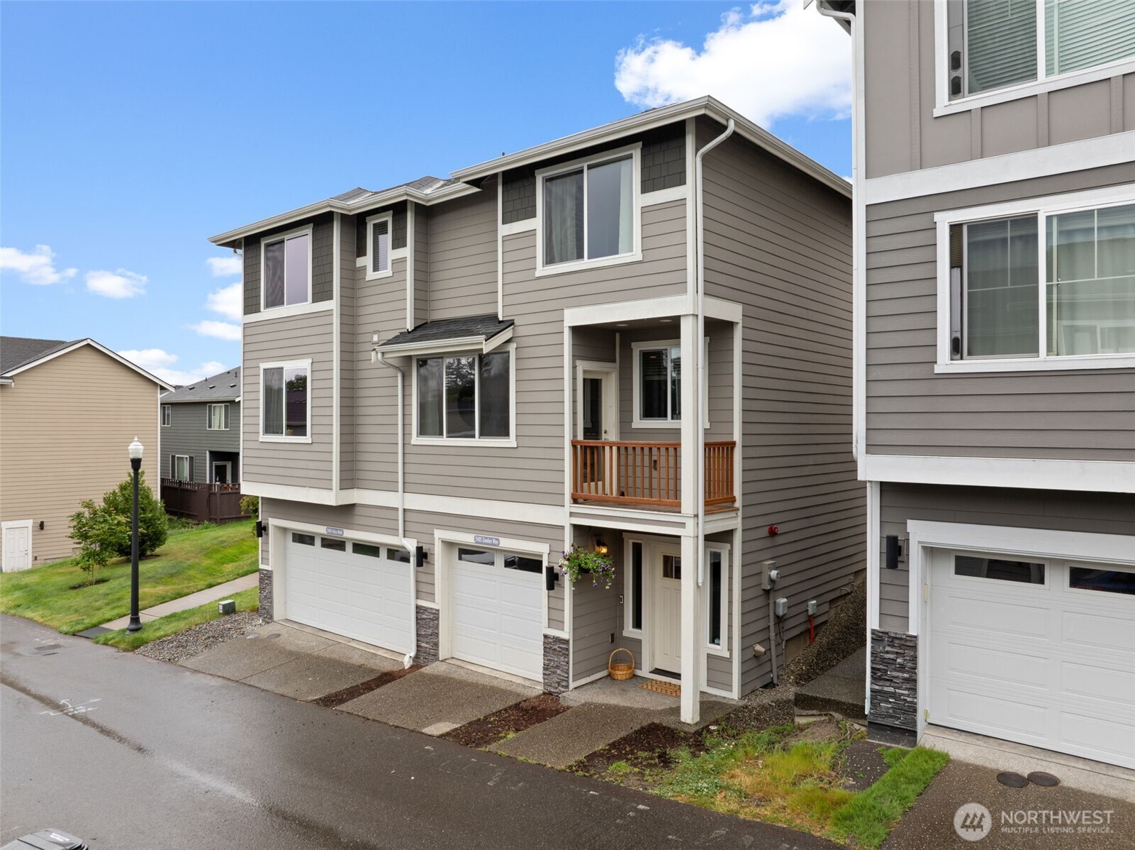 2405 Zeeden Way Bremerton, WA 98310 - Photo 1 of 39 Gallery Image 1