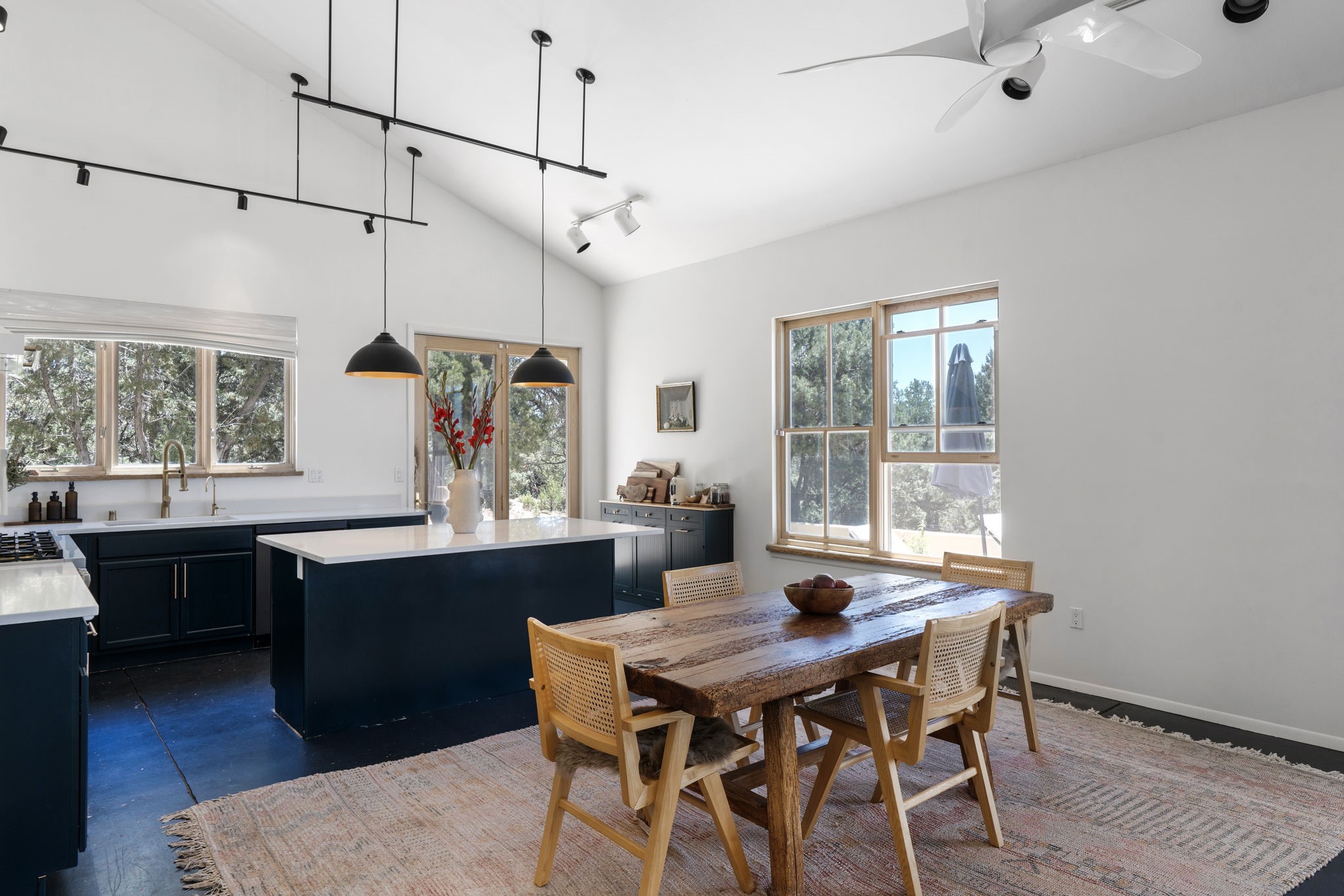 36 San Sebastian Road Santa Fe, NM 87505 - Photo 13 of 60 Dining Area / Kitchen