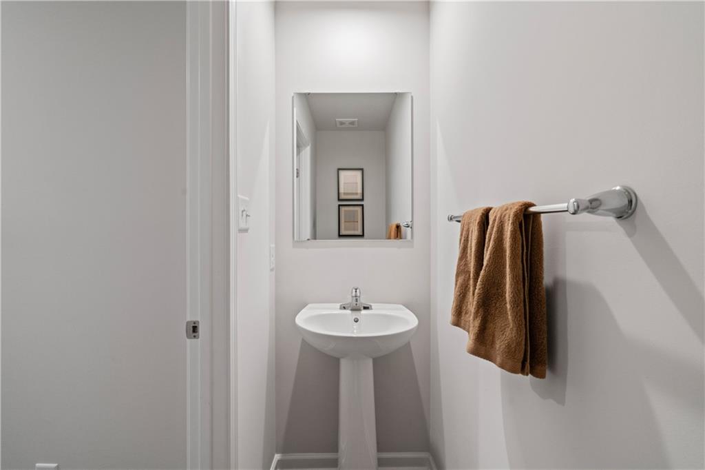 314 Ruth Court Imperial, PA 15126 - Photo 11 of 31 Gallery Image 11