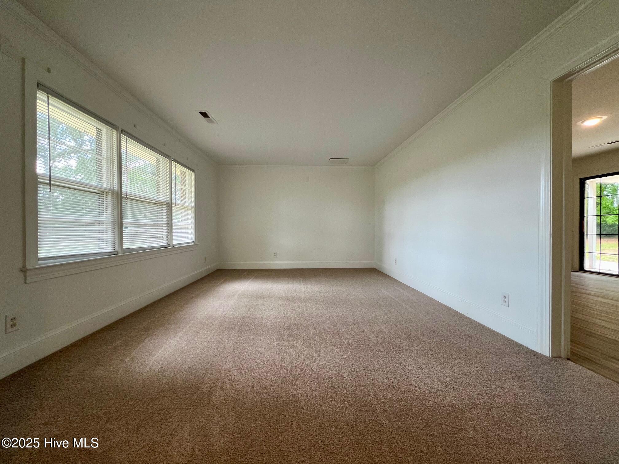 1570 Allen Road Greenville, NC 27834 - Photo 8 of 29 IMG_2371