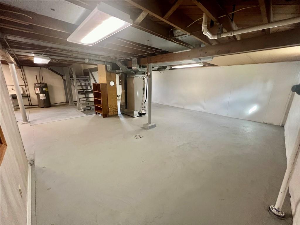 1215 Pittsburgh Road Uniontown, PA 15401 - Photo 29 of 39 a view of empty room