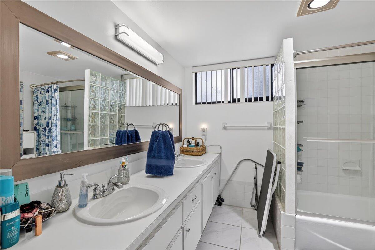 6328 Longboat Lane West, Unit 101 Boca Raton, FL 33433 - Photo 18 of 26 18-8I8A3283
