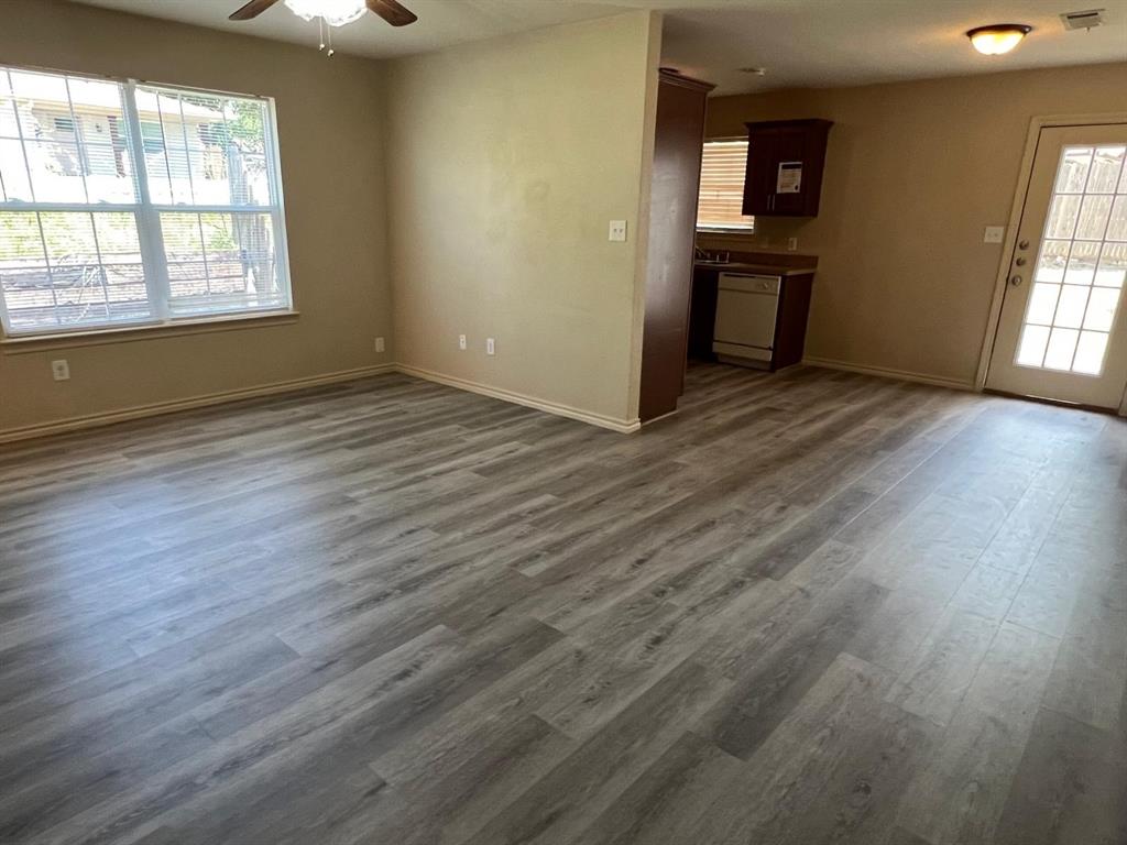931 Parkplace Ridge Princeton, TX 75407 - Photo 7 of 25 Gallery Image 7