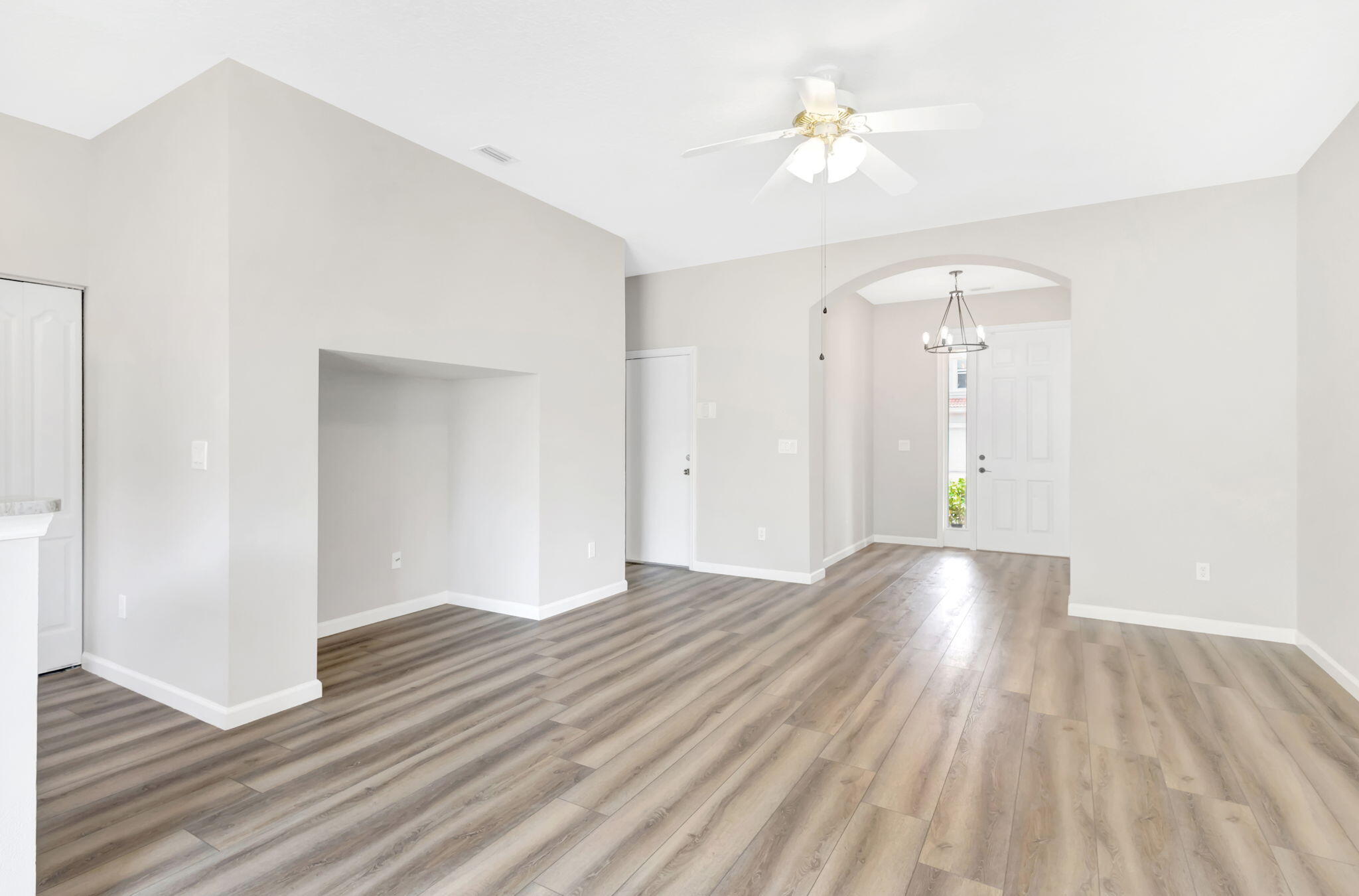 6132 Seminole Gardens Circle Riviera Beach, FL 33418 - Photo 18 of 63 12-web-or-mls-5D1A6664