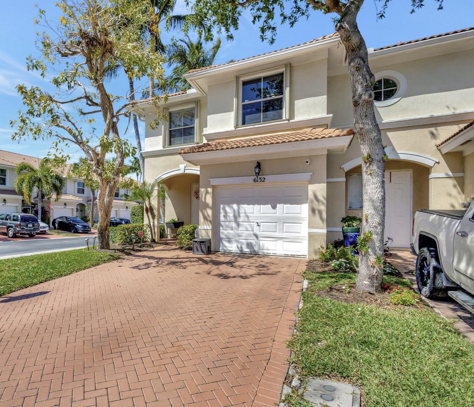 6132 Seminole Gardens Circle Riviera Beach, FL 33418 - Photo 3 of 63 34-web-or-mls-5D1A5141