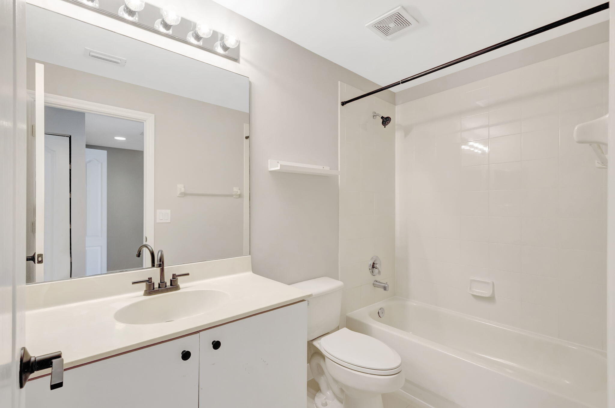 6132 Seminole Gardens Circle Riviera Beach, FL 33418 - Photo 32 of 63 28-web-or-mls-5D1A6739