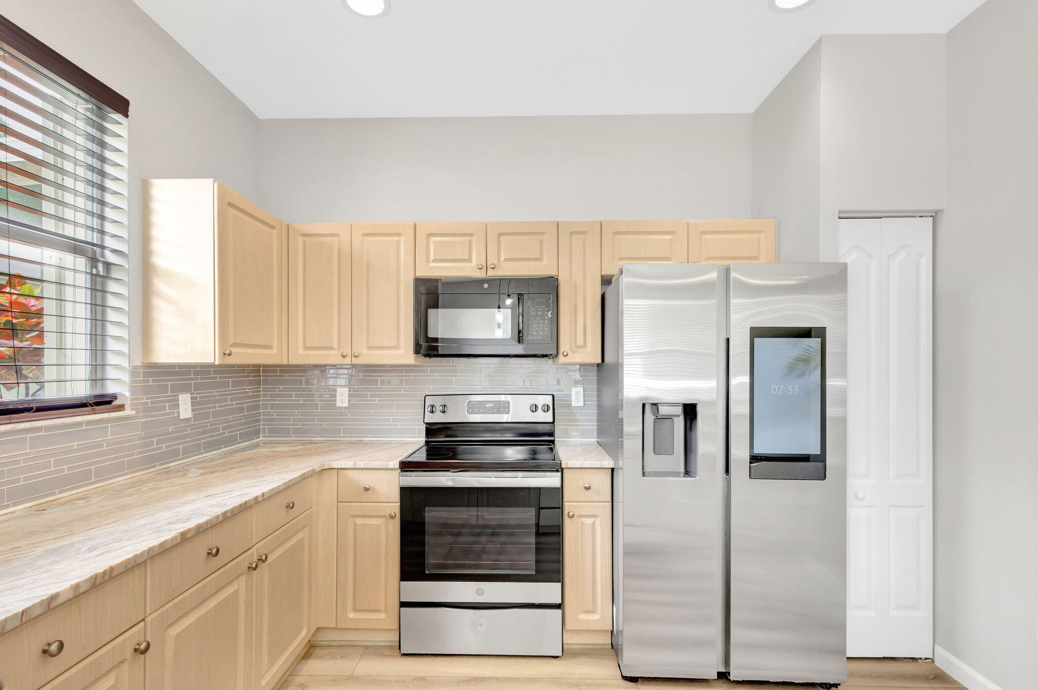 6132 Seminole Gardens Circle Riviera Beach, FL 33418 - Photo 9 of 63 15-web-or-mls-5D1A6679