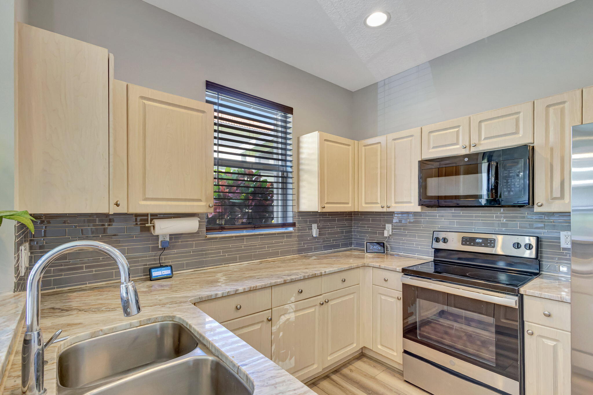 6132 Seminole Gardens Circle Riviera Beach, FL 33418 - Photo 10 of 63 85-web-or-mls-13-print-5D1A5036