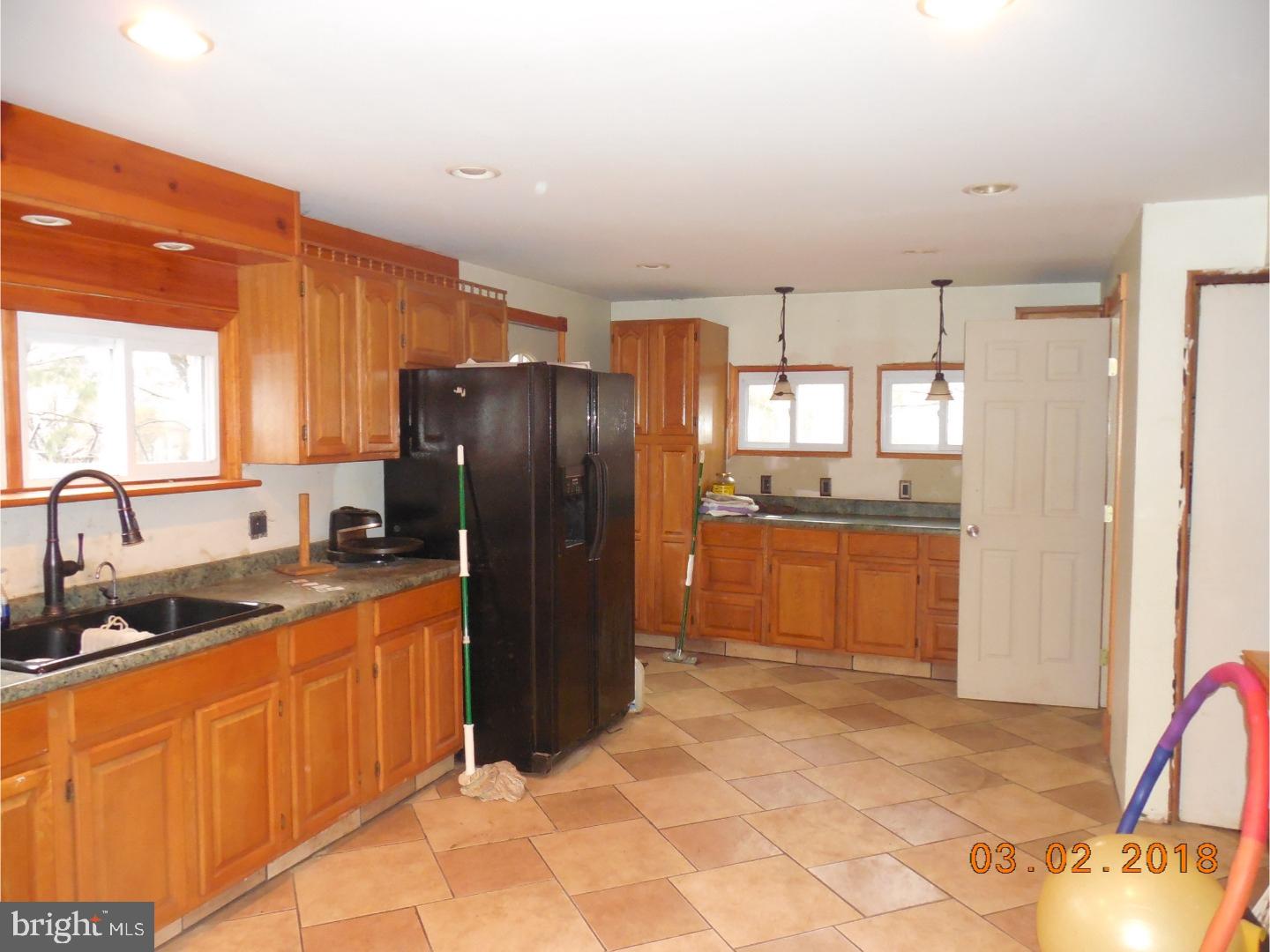 10 Longview Road Boyertown, PA 19512 - Photo 5 of 24 Kitchen