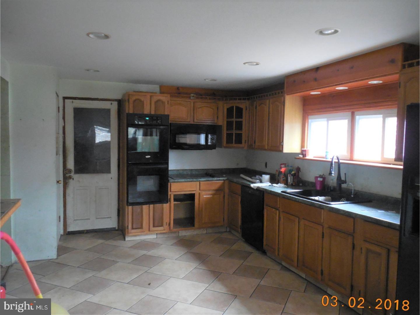 10 Longview Road Boyertown, PA 19512 - Photo 6 of 24 Kitchen
