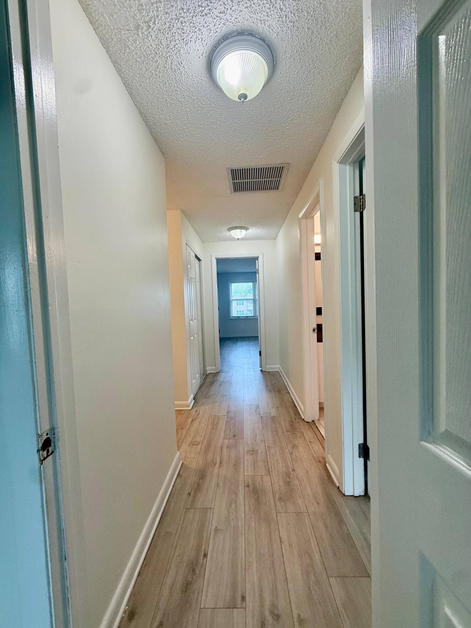329 Gulfstream Road Dania Beach, FL 33004 - Photo 10 of 20 WhatsApp Image 2026-08-27 at 21.50.25 (8