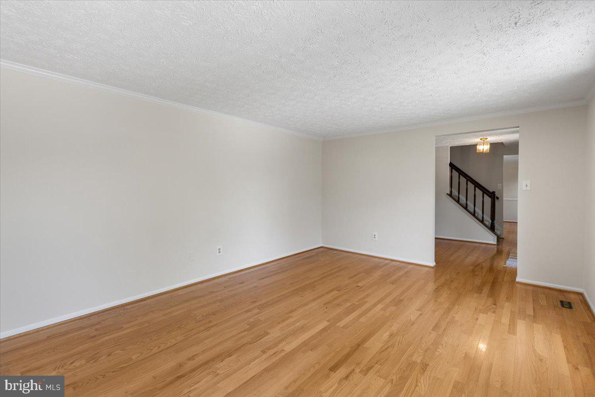 7805 Roundabout Way Springfield, VA 22153 - Photo 4 of 45