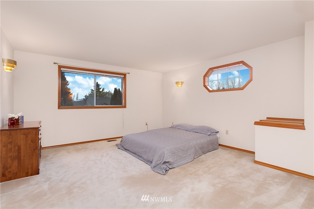 1835 Northeast 29th Court Renton, WA 98056 - Photo 14 of 23 Gallery Image 14
