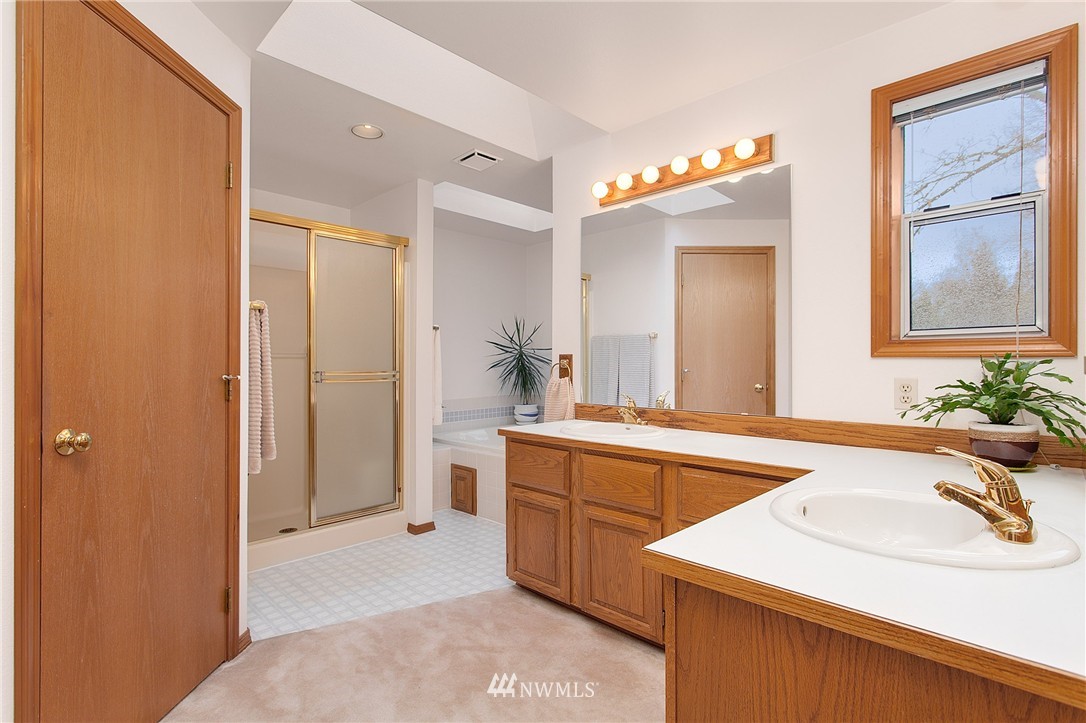 1835 Northeast 29th Court Renton, WA 98056 - Photo 15 of 23 Gallery Image 15
