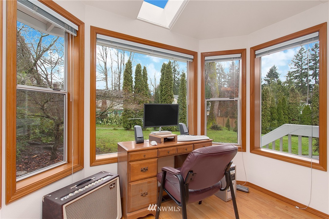 1835 Northeast 29th Court Renton, WA 98056 - Photo 10 of 23 Gallery Image 10