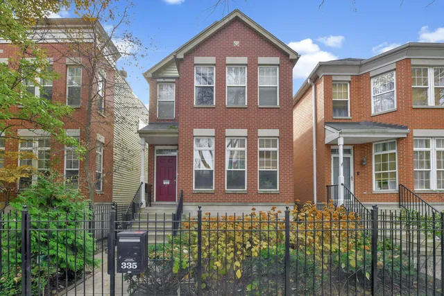 $1,200,000 | 335 West Evergreen Avenue, Chicago, IL 60610