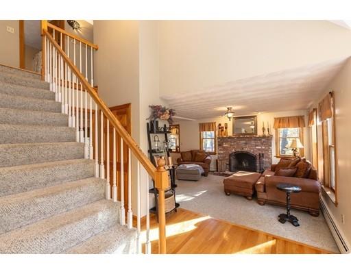 23 Webb Street Middleton, MA 01949 - Photo 6 of 41 Gallery Image 6