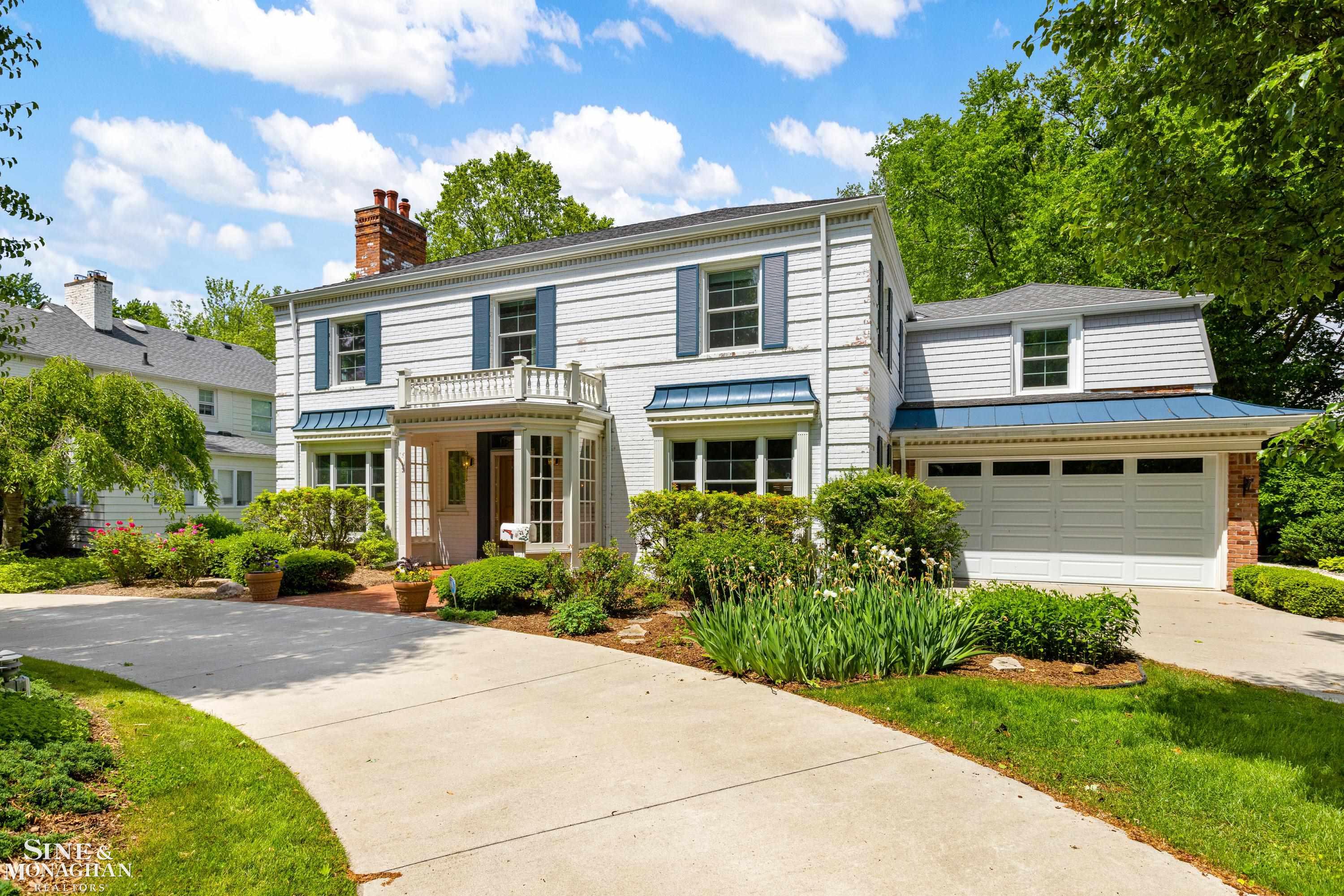 1380 Oxford Road Grosse Pointe Woods, MI 48236 - Photo 1 of 59