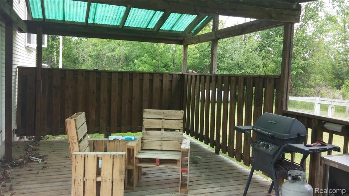 3444 Ray Road Holly, MI 48442 - Photo 8 of 62 covered deck.jpg