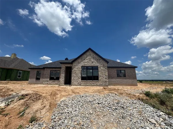 $526,700 | 148 Legends Way, Bridgeport, TX 76426