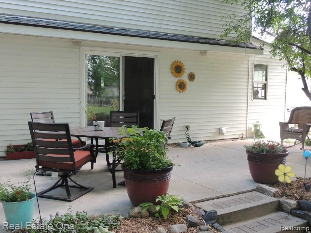 1848 June Avenue Rochester Hills, MI 48309 - Photo 9 of 28