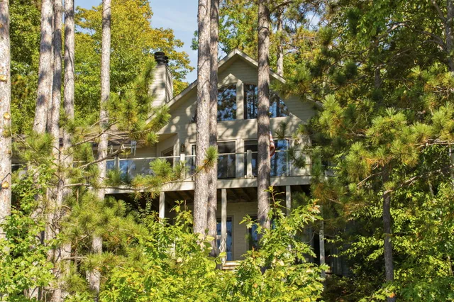 $3,995,000 | 818 Whitfield View, Petoskey, MI 49770