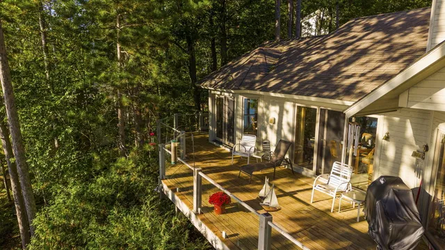 $3,995,000 | 818 Whitfield View, Petoskey, MI 49770