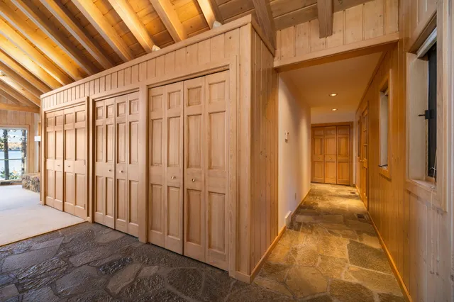 $3,995,000 | 818 Whitfield View, Petoskey, MI 49770