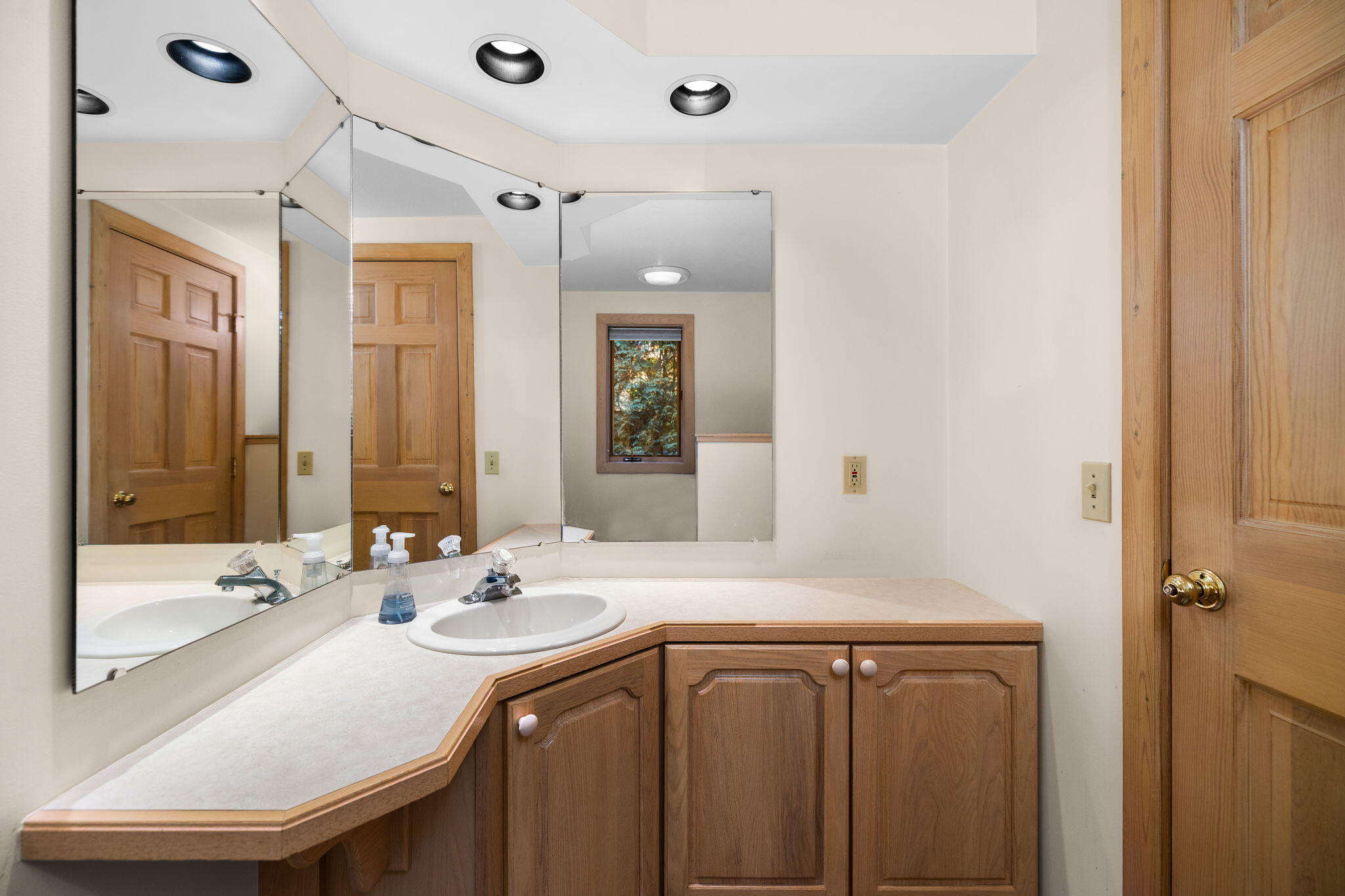 818 Whitfield View Petoskey, MI 49770 - Photo 126 of 186 126-web-or-mls-CAG_6791