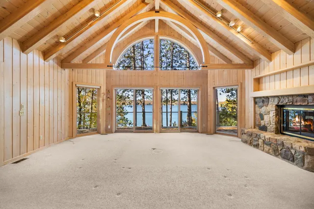 $3,995,000 | 818 Whitfield View, Petoskey, MI 49770