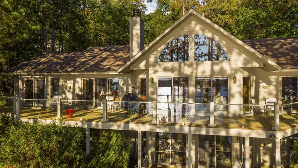 $3,995,000 | 818 Whitfield View, Petoskey, MI 49770