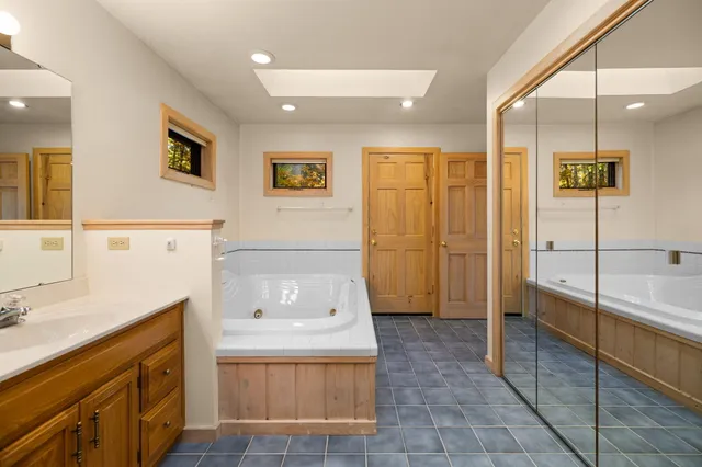 $3,995,000 | 818 Whitfield View, Petoskey, MI 49770