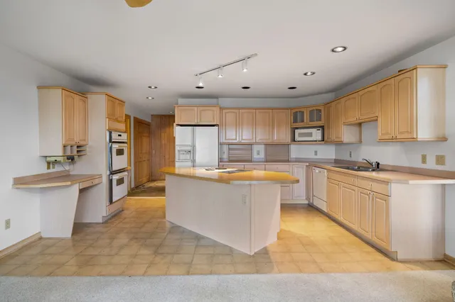 $3,995,000 | 818 Whitfield View, Petoskey, MI 49770