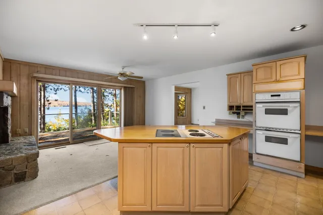 $3,995,000 | 818 Whitfield View, Petoskey, MI 49770