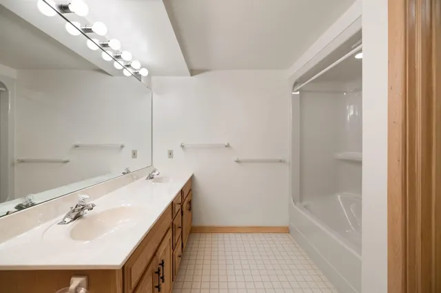 $3,995,000 | 818 Whitfield View, Petoskey, MI 49770