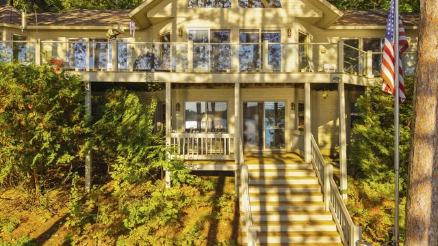 $3,995,000 | 818 Whitfield View, Petoskey, MI 49770