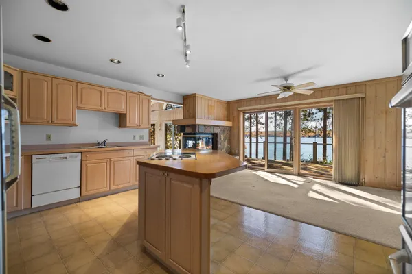 $3,995,000 | 818 Whitfield View, Petoskey, MI 49770