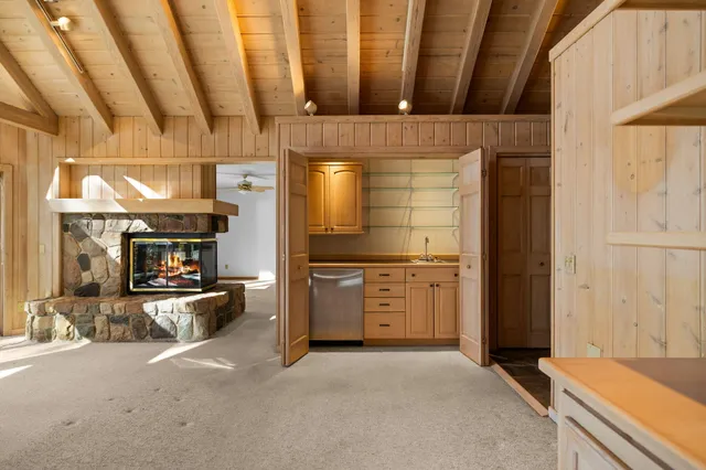 $3,995,000 | 818 Whitfield View, Petoskey, MI 49770