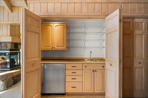 $3,995,000 | 818 Whitfield View, Petoskey, MI 49770