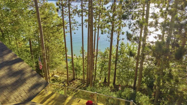 $3,995,000 | 818 Whitfield View, Petoskey, MI 49770