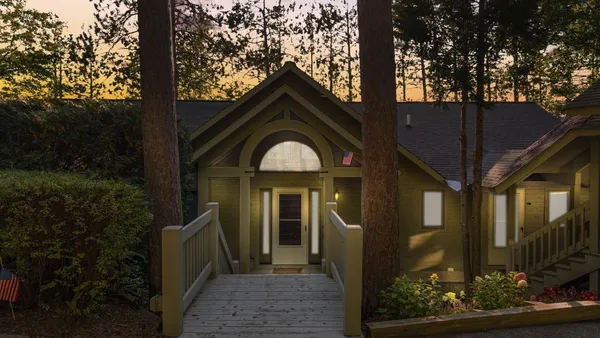 $3,995,000 | 818 Whitfield View, Petoskey, MI 49770